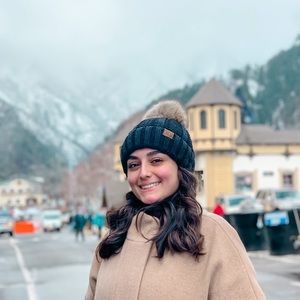 Meet your Posher, Amynah